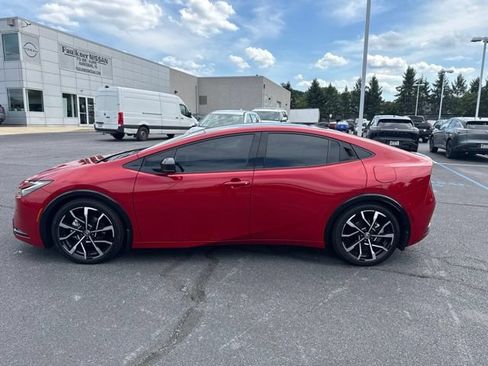 Used 2024 Toyota Prius Prime Premium w/ Advanced Technology Package FWD image 4