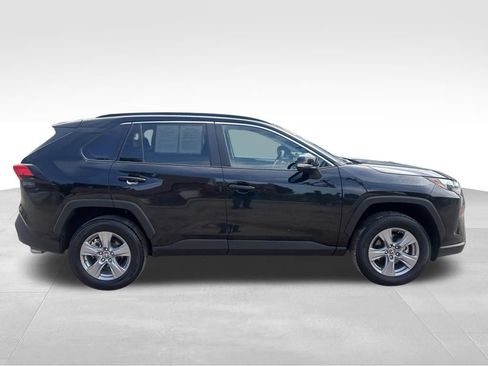 Used 2025 Toyota RAV4 XLE AWD/4WD image 7