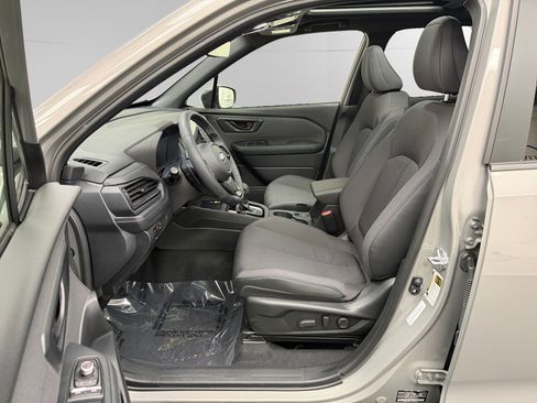 Used 2025 Subaru Forester Premium image 9