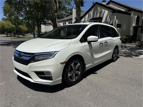 Used 2019 Honda Odyssey Touring image 1