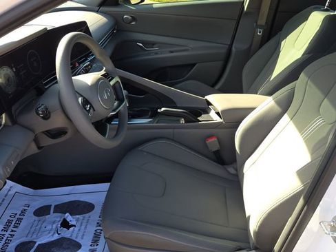Certified 2024 Hyundai Elantra SEL image 16