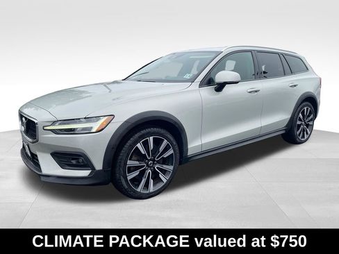 Used 2021 Volvo V60 T5 Cross Country w/ Climate Package AWD/4WD image 4