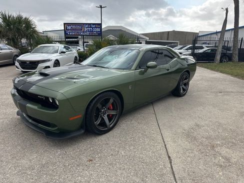 Used 2018 Dodge Challenger SRT Hellcat image 2