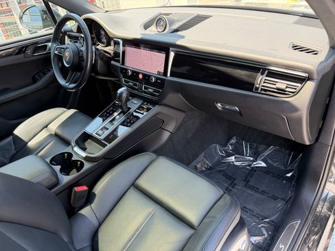 Certified 2023 Porsche Macan S AWD/4WD image 16