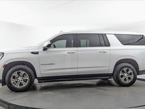 Used 2022 GMC Yukon XL SLE w/ Max Trailering Package AWD/4WD image 3