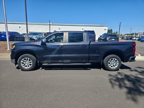 Used 2022 Chevrolet Silverado 1500 LT w/ Z71 Off-Road Package AWD/4WD image 2