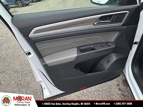 Used 2023 Volkswagen Atlas SEL AWD/4WD image 18