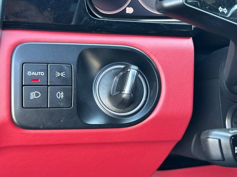 Used 2022 Porsche Cayenne S image 22