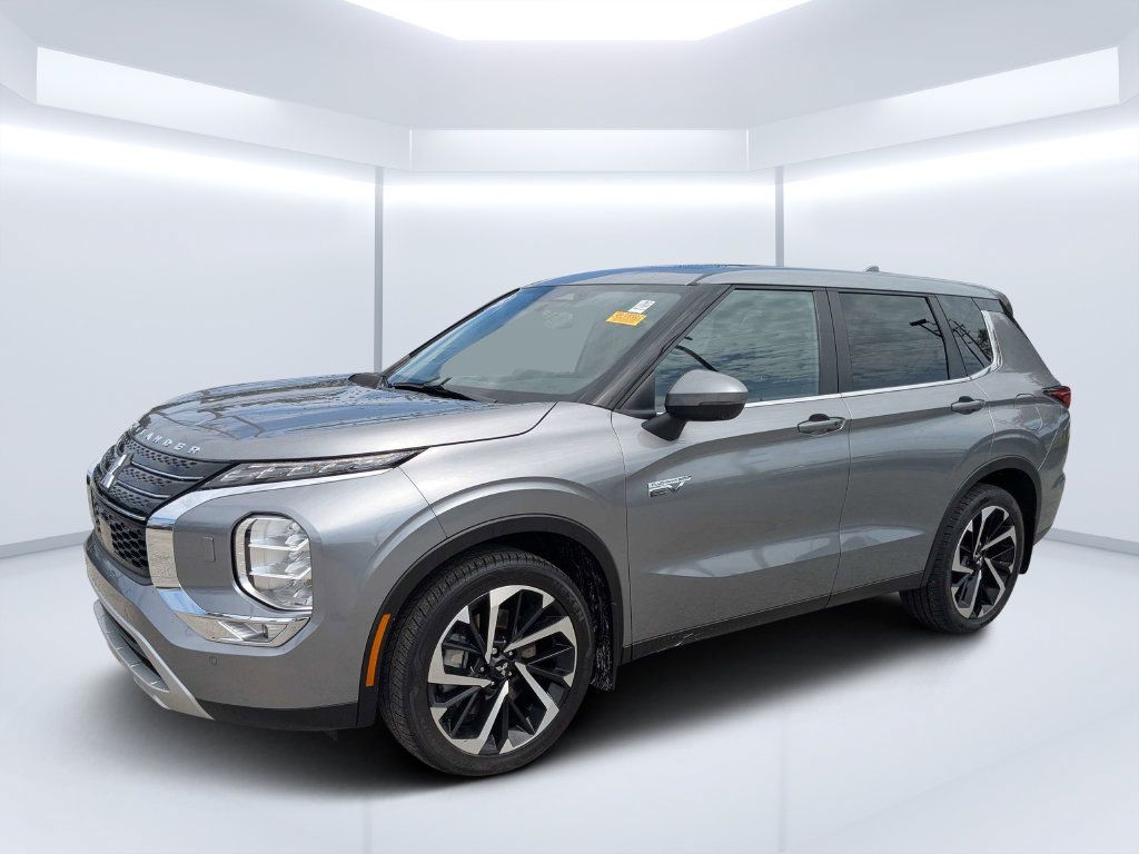 Used 2023 Mitsubishi Outlander 4WD Plug-In Hybrid image 9