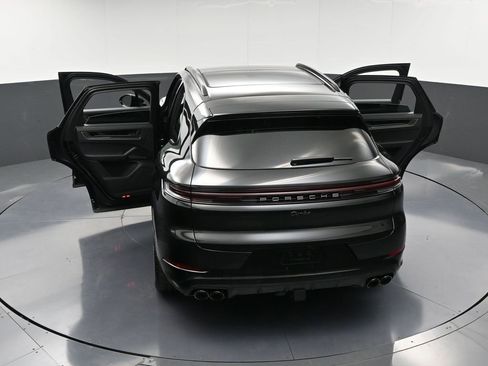 New 2026 Porsche Cayenne Turbo AWD/4WD image 37