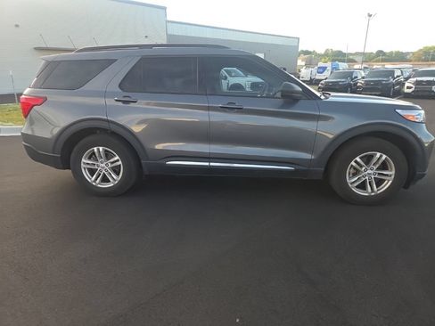 Used 2023 Ford Explorer XLT RWD image 11