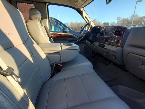 Used 2006 Ford F250 XLT image 4