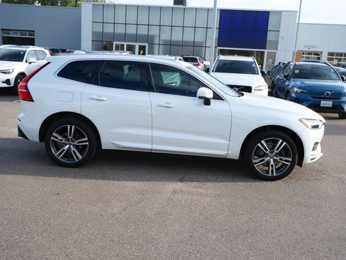 Used 2020 Volvo XC60 T5 Momentum w/ Protection Package Premier AWD/4WD image 8