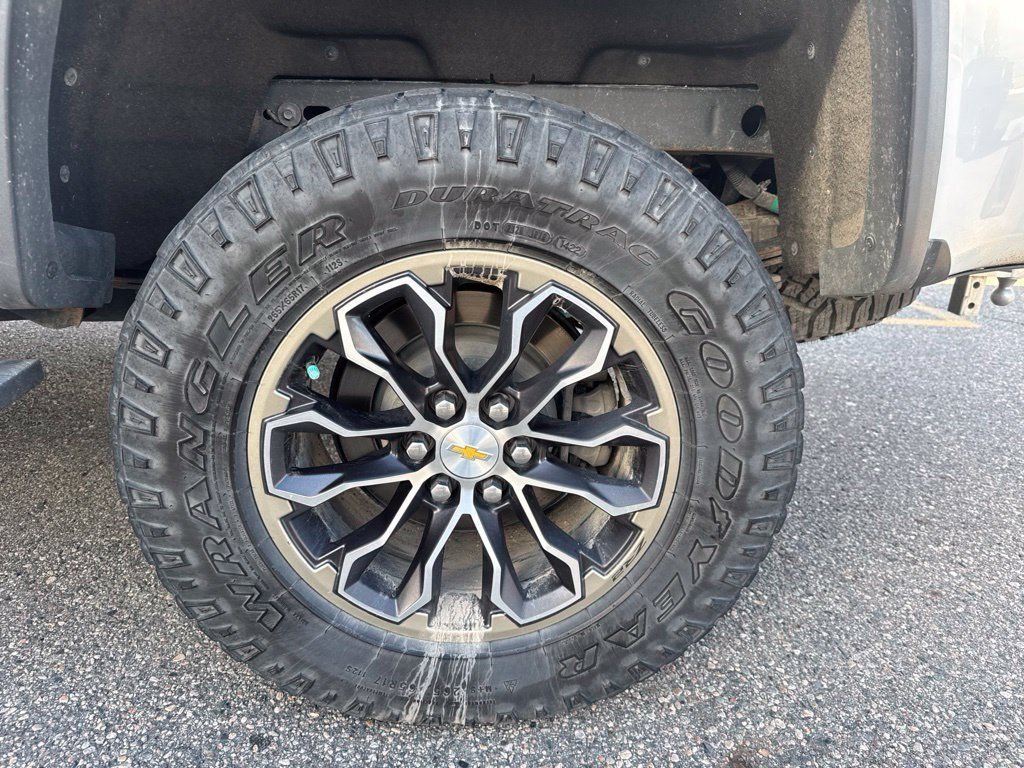 Used 2022 Chevrolet Colorado ZR2 AWD/4WD image 14