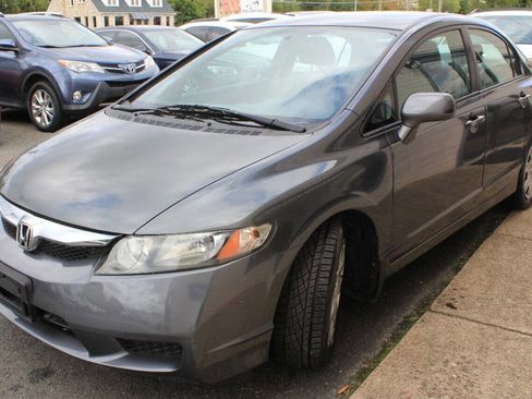 Used 2010 Honda Civic LX image 5