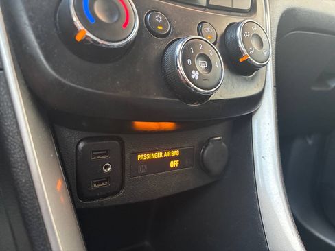 Used 2021 Chevrolet Trax LT FWD image 28