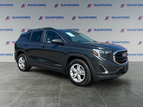 Used 2021 GMC Terrain SLE w/ Driver Convenience Package FWD image 7
