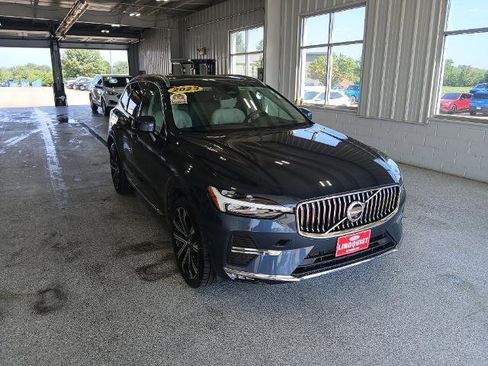Used 2023 Volvo XC60 B5 Ultimate w/ Climate Package image 2