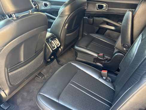 Used 2022 Kia Sorento SX AWD/4WD image 13