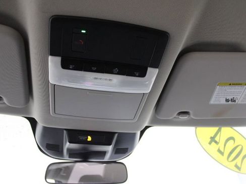 Used 2024 Nissan Rogue SV image 41