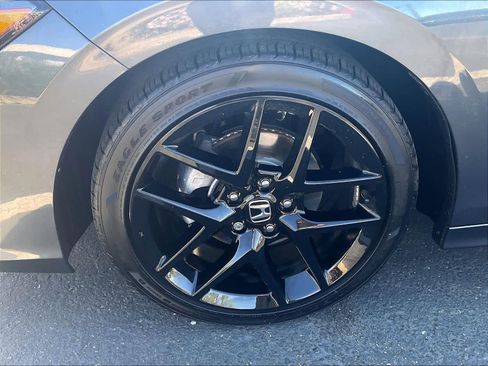 Used 2024 Honda Civic Sport image 11