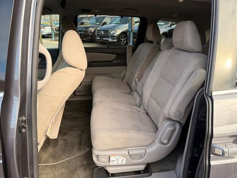 Used 2016 Honda Odyssey SE image 9