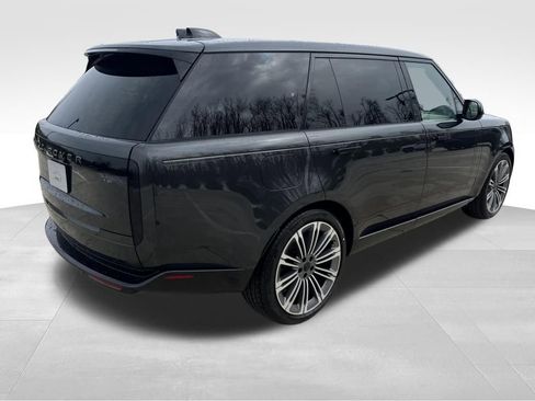 New 2026 Land Rover Range Rover Long Wheelbase SE image 8