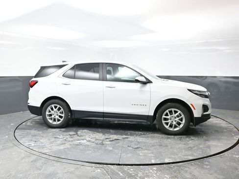 Used 2024 Chevrolet Equinox LT image 3