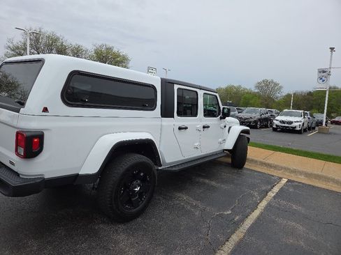 Used 2022 Jeep Gladiator Overland w/ Cold Weather Group AWD/4WD image 4