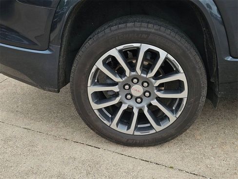 Used 2021 GMC Acadia Denali w/ Denali Technology Package image 10