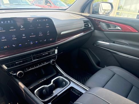 Used 2026 Chevrolet Traverse Z71 w/ Driver Confidence Package AWD/4WD image 23