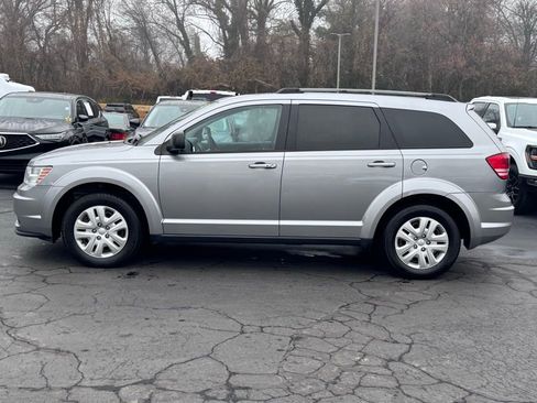 Used 2017 Dodge Journey SE image 3