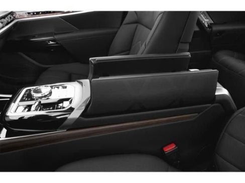 New 2026 BMW 760i xDrive image 30