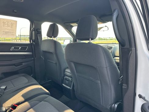 Used 2018 Ford Explorer XLT AWD/4WD image 35