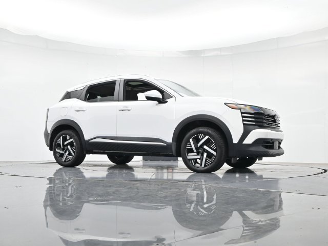 Used 2025 Nissan Kicks SV w/ SV Premium Package FWD image 35