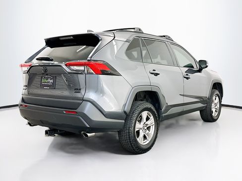 Used 2022 Toyota RAV4 XLE image 9