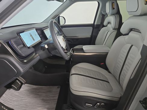 Used 2024 Rivian R1S Adventure AWD/4WD image 20