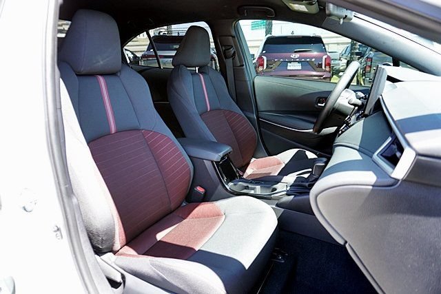 Used 2025 Toyota Corolla SE FWD image 18