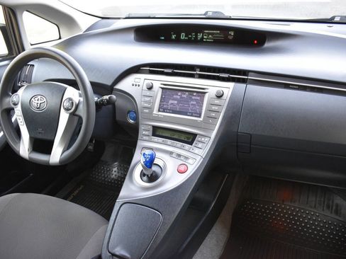 Used 2013 Toyota Prius Three image 29