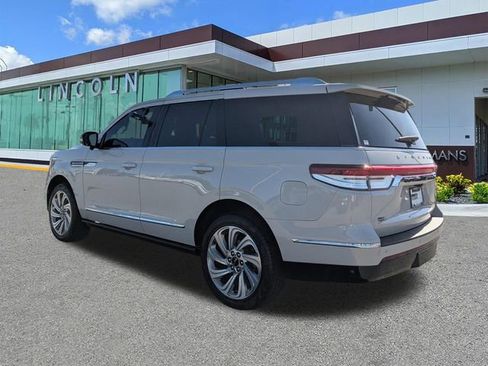 Certified 2024 Lincoln Navigator Reserve image 5