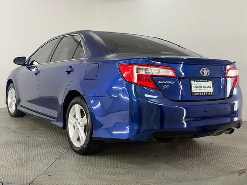 Used 2014 Toyota Camry SE FWD image 7