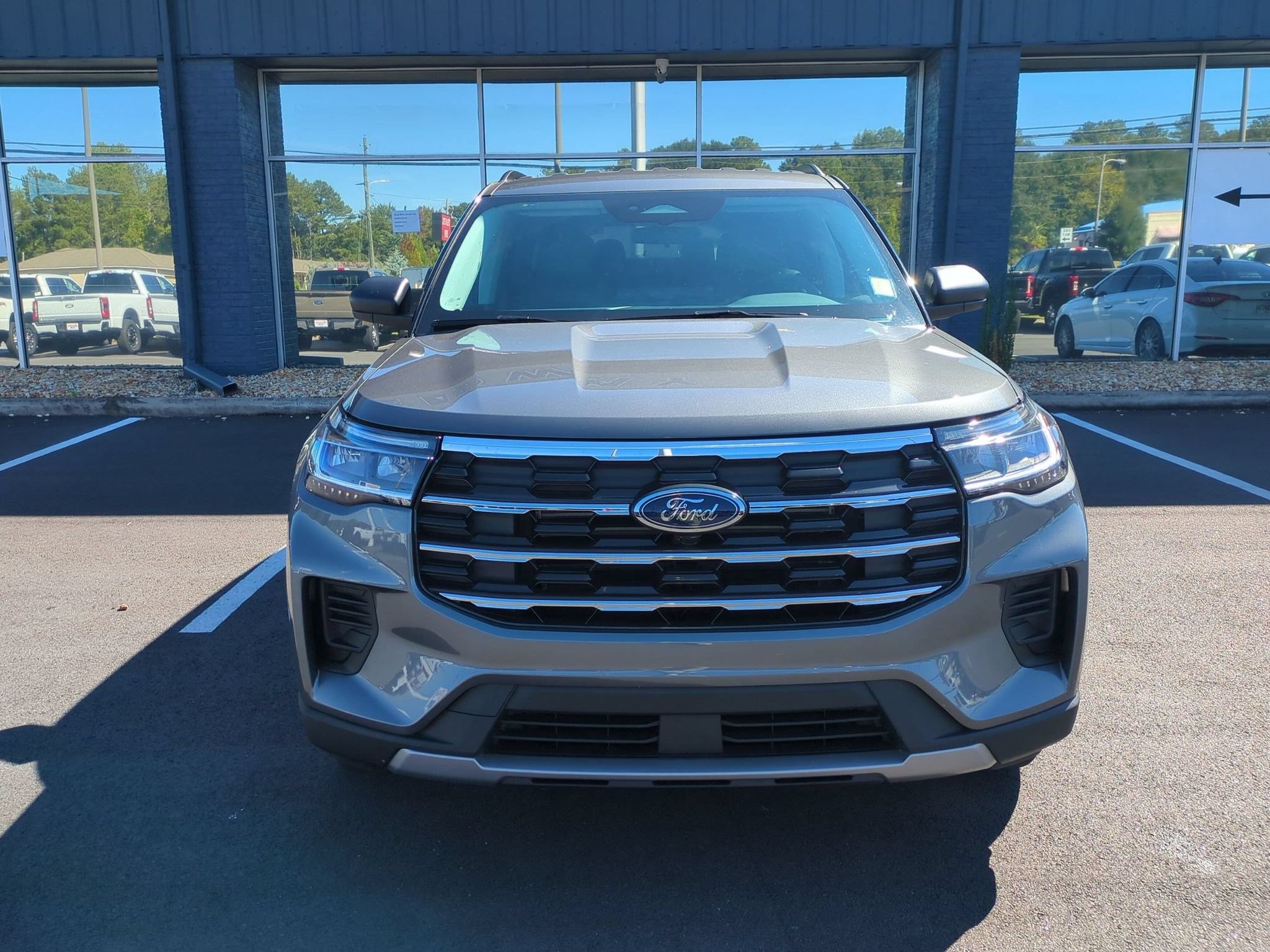 Certified 2026 Ford Explorer Active RWD image 2