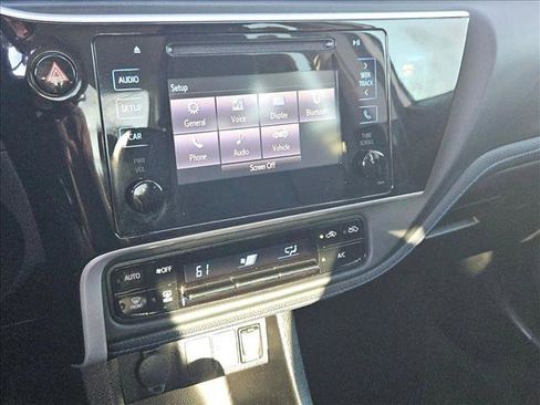 Used 2019 Toyota Corolla SE image 13