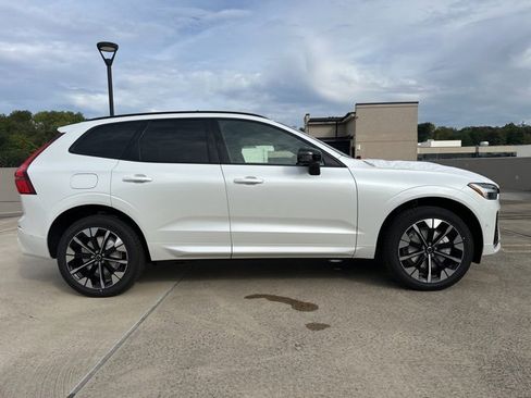 New 2026 Volvo XC60 B5 Plus w/ Climate Package image 8