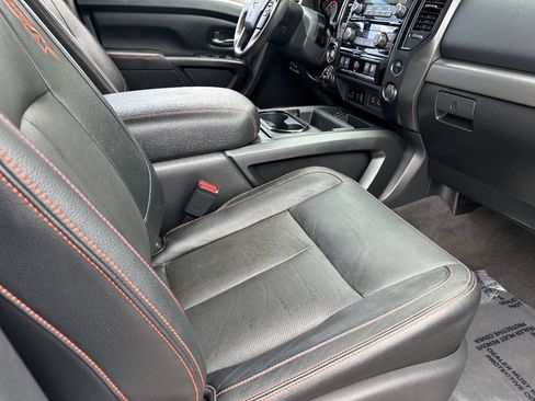 Used 2021 Nissan Titan PRO-4X w/ Pro-4x Convenience Package AWD/4WD image 12