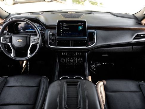 Used 2022 Chevrolet Suburban Premier image 10