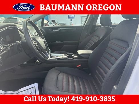 Used 2016 Ford Fusion SE FWD image 16