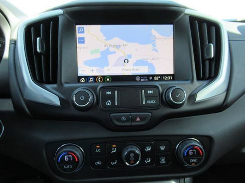 Used 2024 GMC Terrain SLT w/ Infotainment Package II AWD/4WD image 27