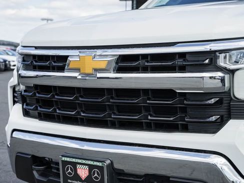 Used 2023 Chevrolet Silverado 1500 LT AWD/4WD image 11