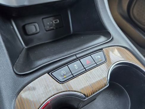 Used 2021 GMC Acadia SLE w/ Elevation Edition FWD image 20